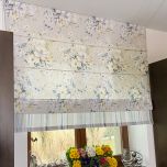 Roman blind in modern natural matte with floral pattern